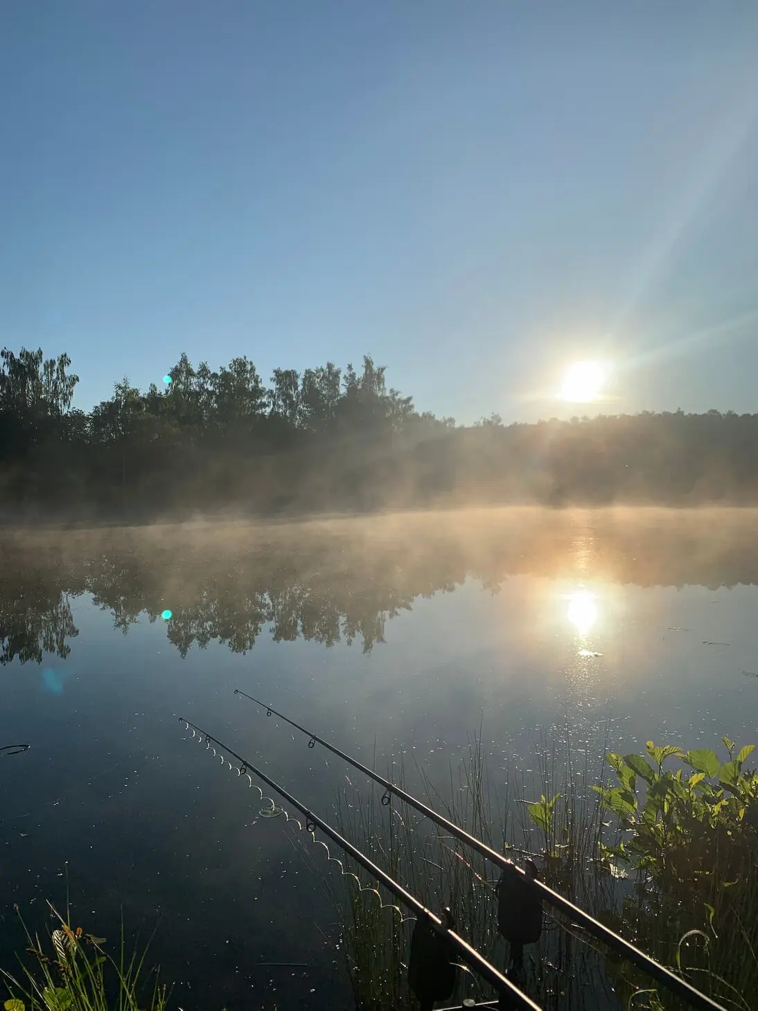 Hellkopfsee am Morgen Die Sonnen scheint morgens auf den Hellkopfsee